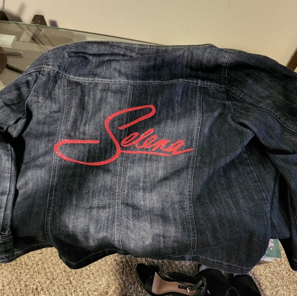 Selena quintanilla jacket - Picture 3 of 3